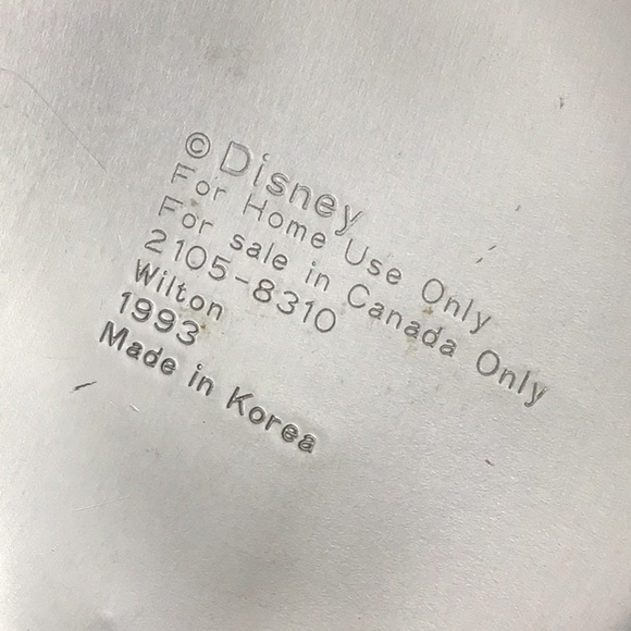 Wilton Disney Mickey Mouse cake pan 2105-8310 - Picture 3 of 4